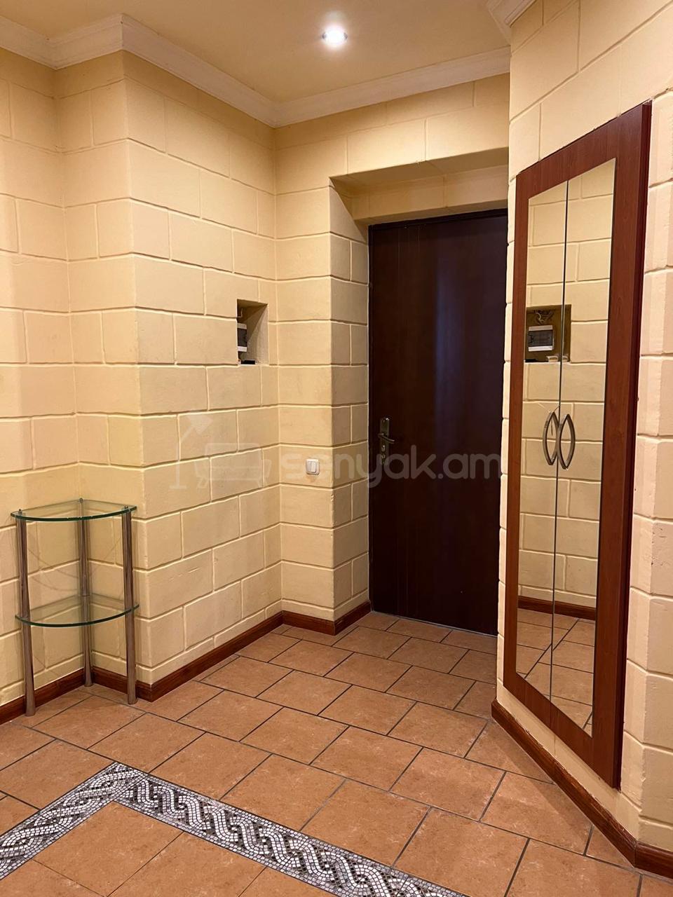3 Սենյականոց Բնակարան, 75քմ, 1/4 հարկ, Կապիտալ Վերանորոգված