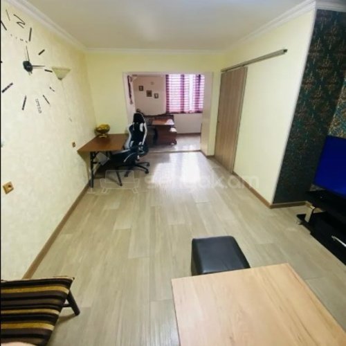 2 Սենյականոց Բնակարան Քարե Շենքում, 41քմ, 4/5 հարկ, Կոսմետիկ Վերանորոգված