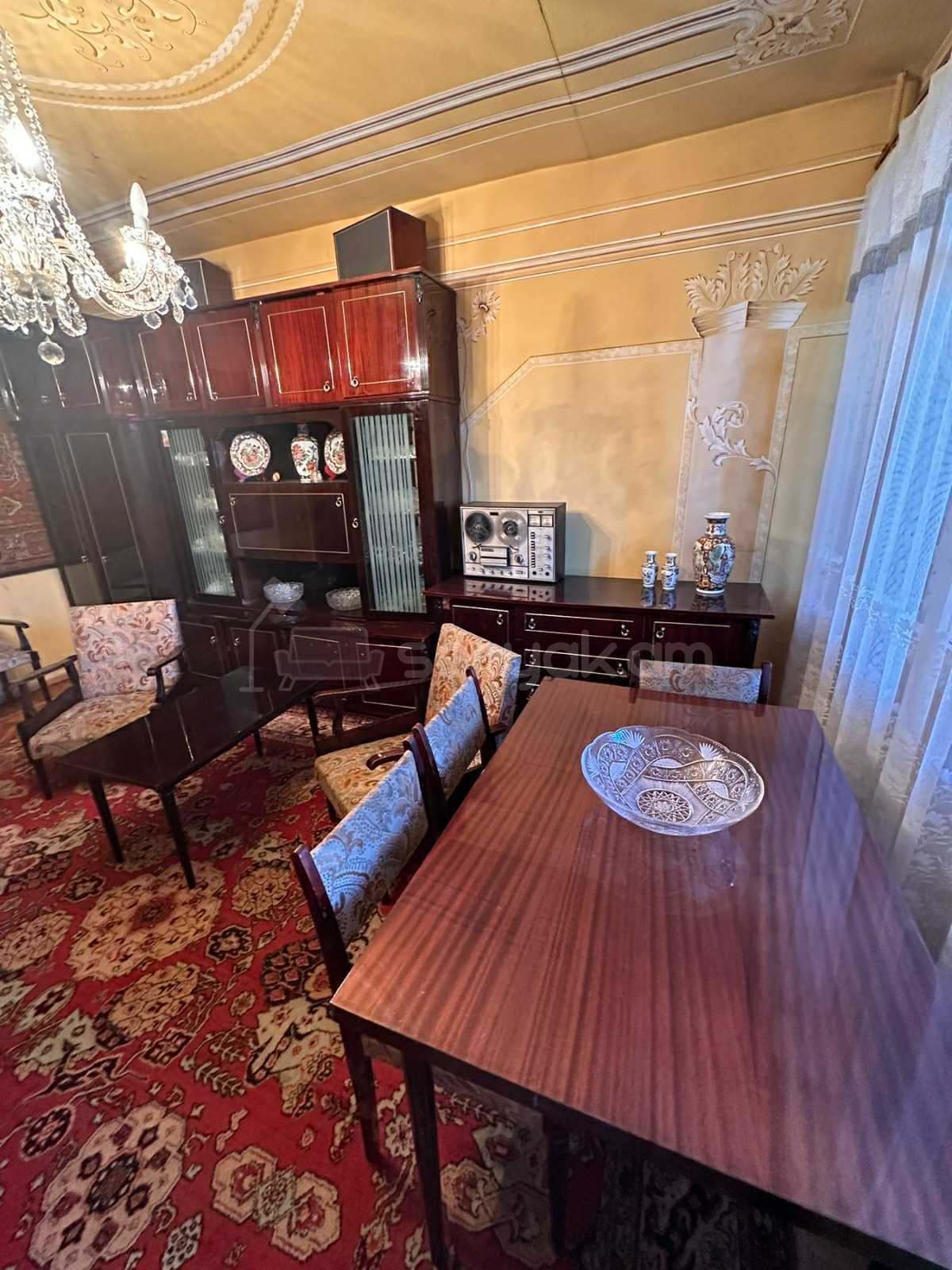 3 Սենյականոց Բնակարան Քարե Շենքում, 90քմ, 3/5 հարկ, Կապիտալ Վերանորոգված, Կահավորված