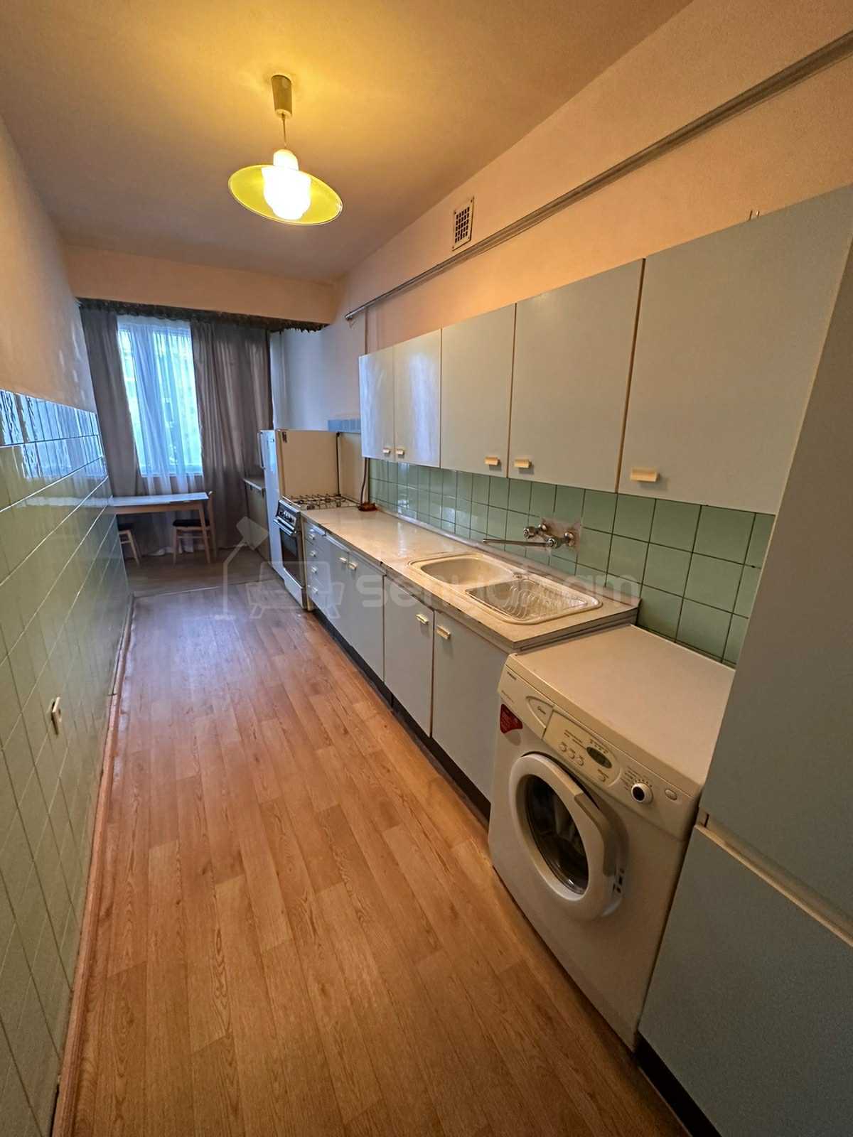 3 Սենյականոց Բնակարան Քարե Շենքում, 90քմ, 3/5 հարկ, Կապիտալ Վերանորոգված, Կահավորված