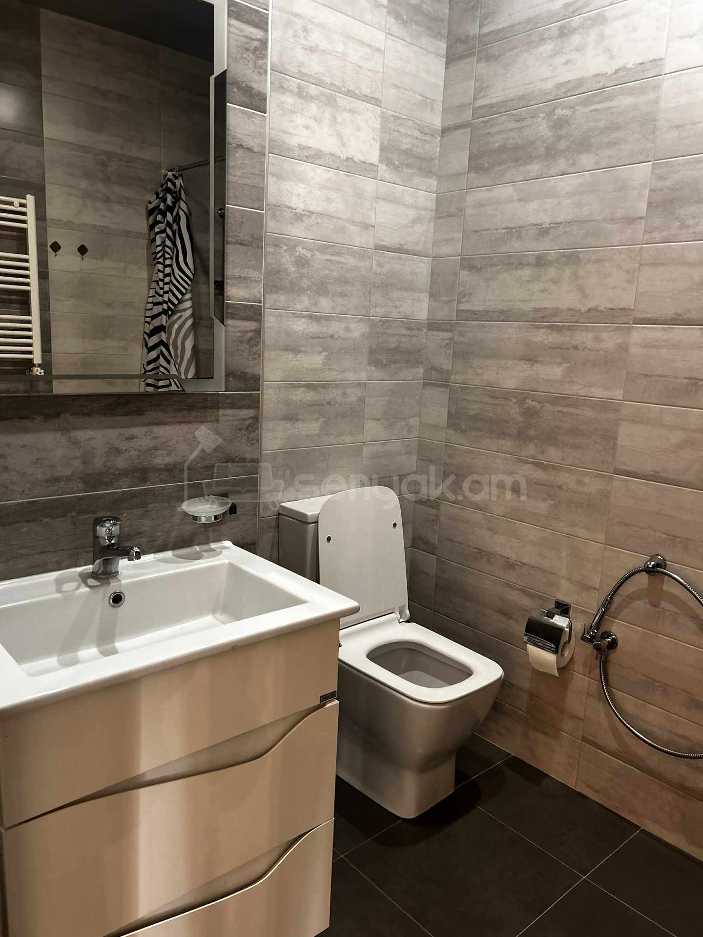 3 Սենյականոց Բնակարան Նորակառույցում, 100քմ, 12/14 հարկ, Կապիտալ Վերանորոգված, Կահավորված, Արևկող