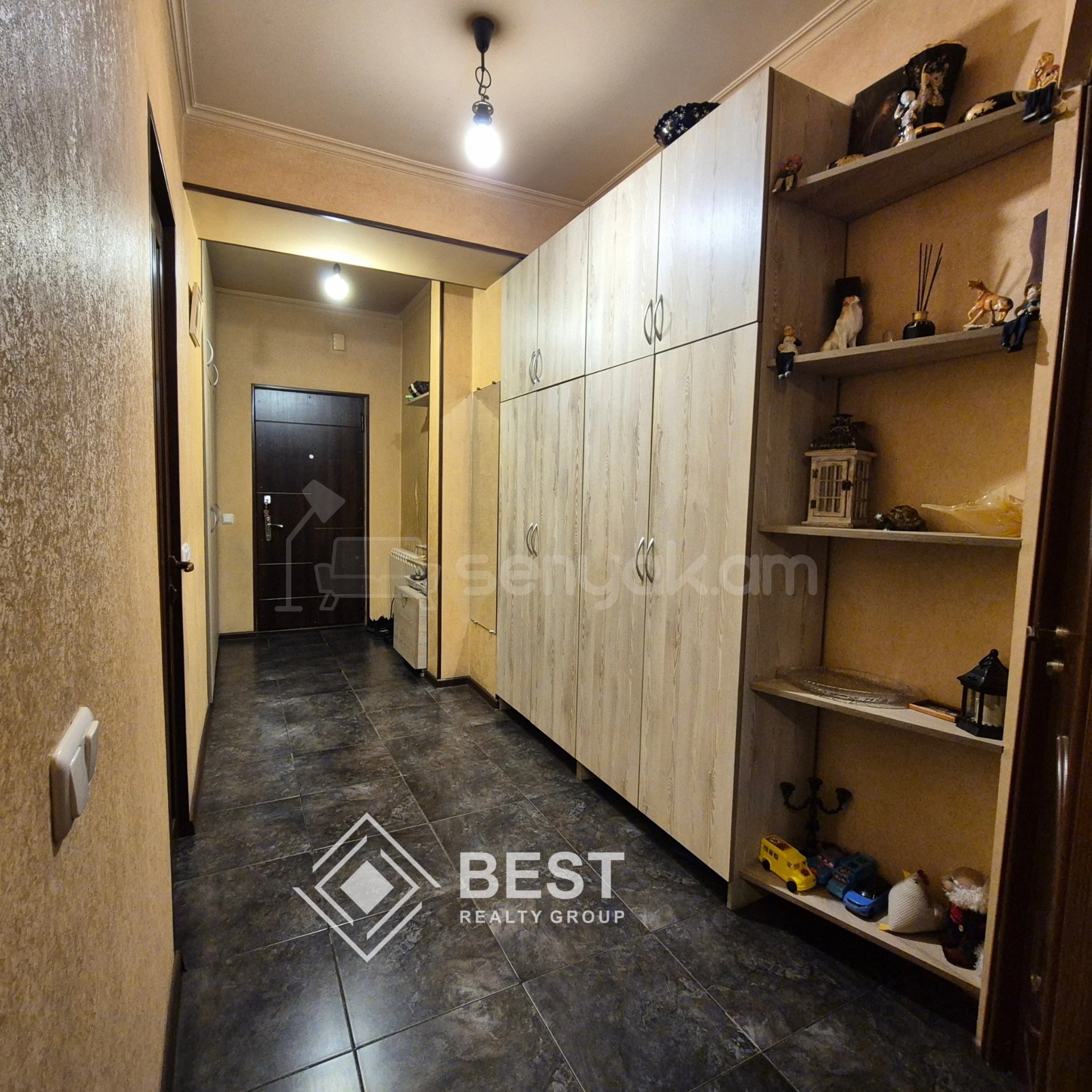 1 Սենյականոց Բնակարան, 50քմ, 1/9 հարկ, Կապիտալ Վերանորոգված