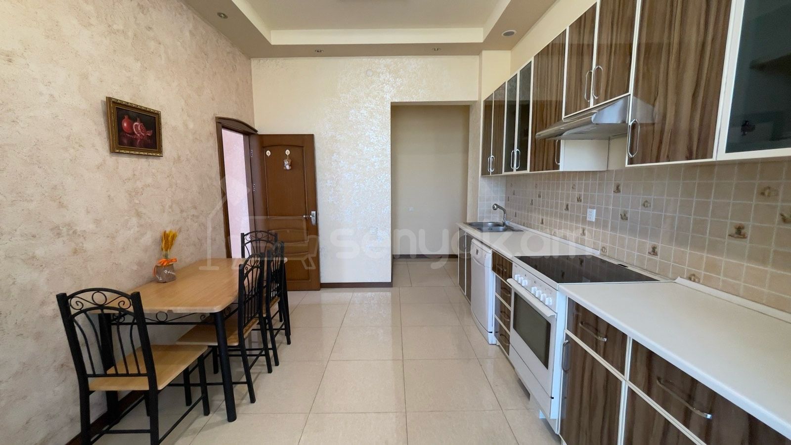 3 Սենյականոց Բնակարան Նորակառույցում, 121քմ, 9/16 հարկ, Կապիտալ Վերանորոգված, Կահավորված, Արևկող