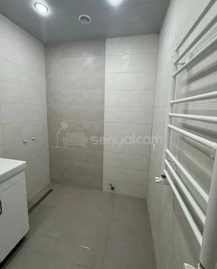 3 Սենյականոց Բնակարան, 70քմ, 9/10 հարկ, Կապիտալ Վերանորոգված