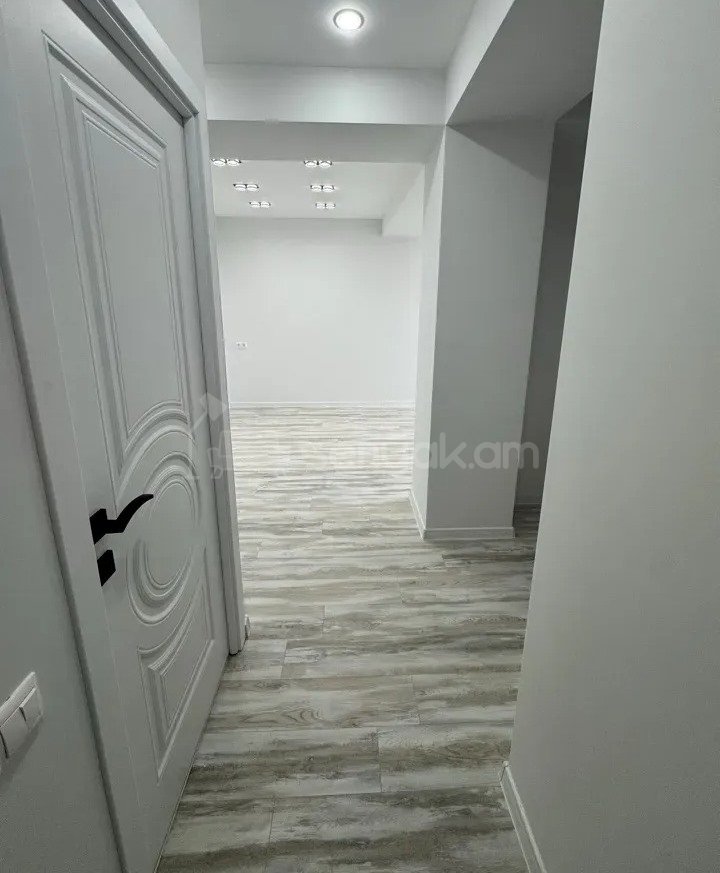 3 Սենյականոց Բնակարան, 70քմ, 9/10 հարկ, Կապիտալ Վերանորոգված