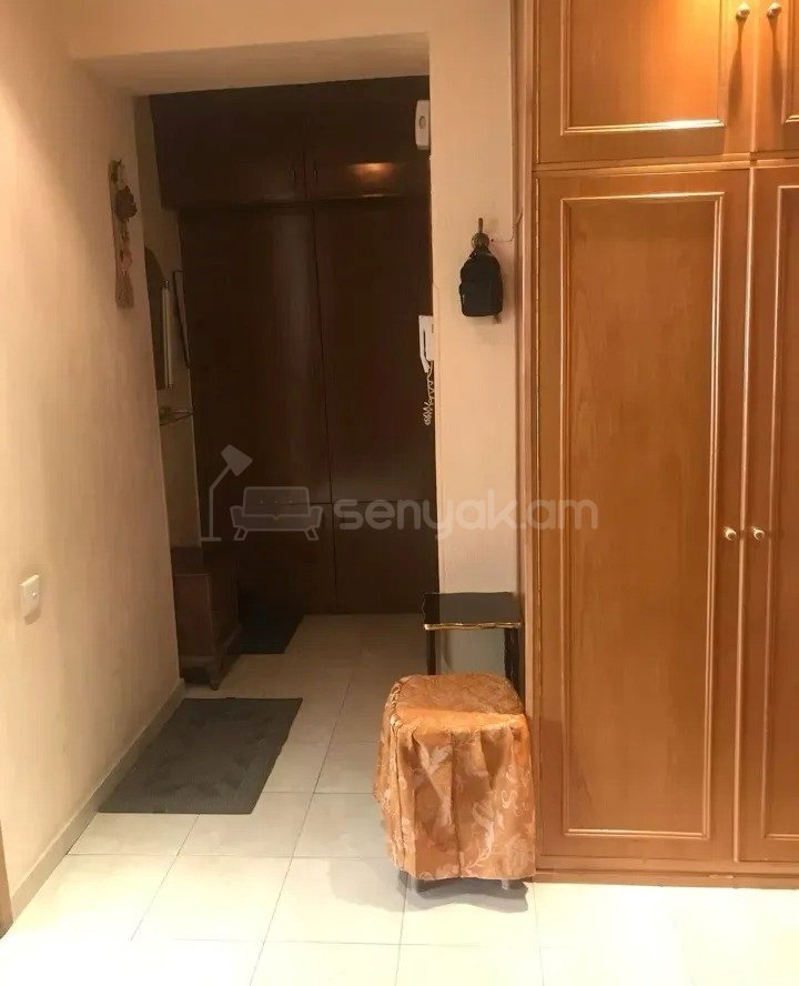 2 Սենյականոց Բնակարան Քարե Շենքում, 80քմ, 4/5 հարկ, Պետական Վիճակում