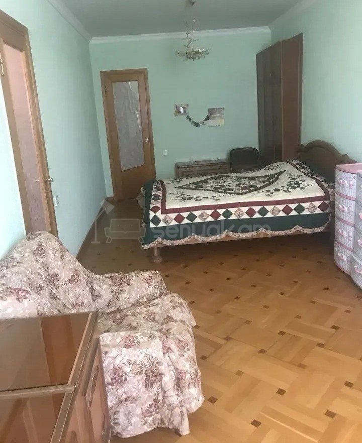 2 Սենյականոց Բնակարան Քարե Շենքում, 80քմ, 4/5 հարկ, Պետական Վիճակում