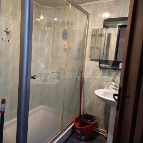 3 Սենյականոց Բնակարան, 64քմ, 2/16 հարկ, Կոսմետիկ Վերանորոգված, Մասամբ Կահավորված, Արևկող