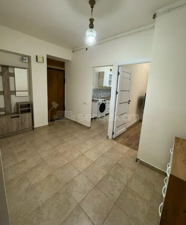 3 Սենյականոց Բնակարան Քարե Շենքում, 80քմ, 4/5 հարկ, Դիզայներական Վերանորոգված, Կահավորված