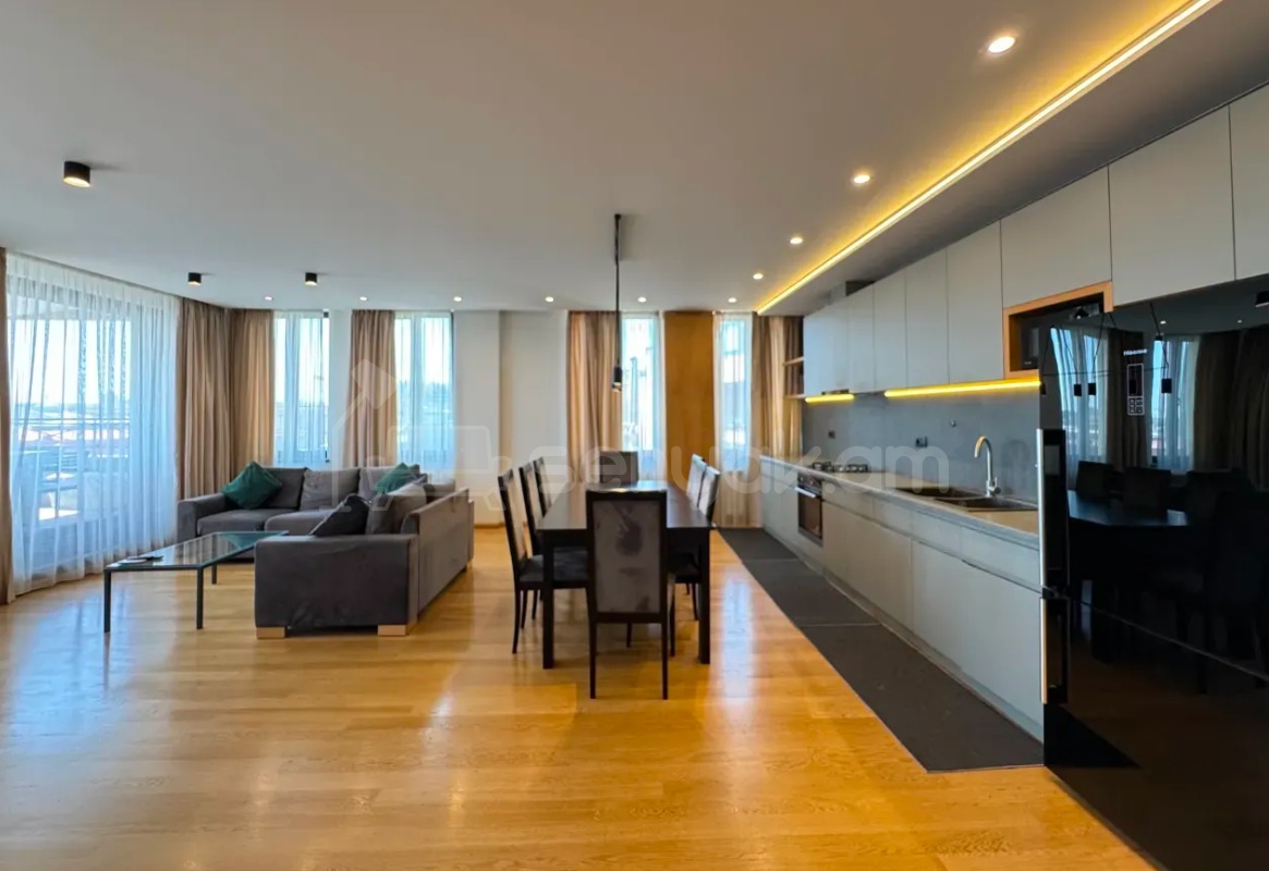 3 Սենյականոց Բնակարան Նորակառույցում, 121քմ, 8/9 հարկ, Դիզայներական Վերանորոգված, Կահավորված, Արևկող