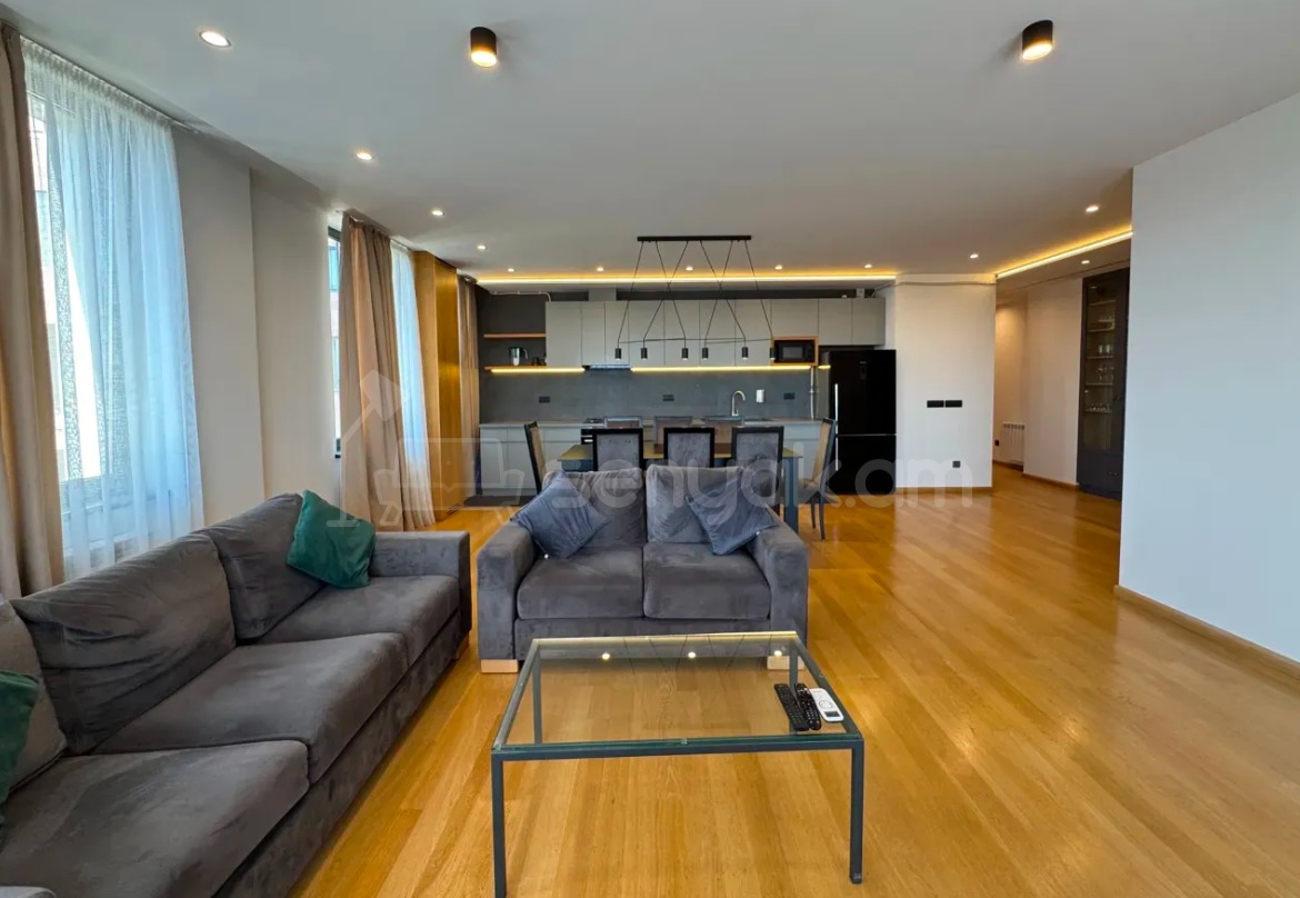 3 Սենյականոց Բնակարան Նորակառույցում, 121քմ, 8/9 հարկ, Դիզայներական Վերանորոգված, Կահավորված, Արևկող