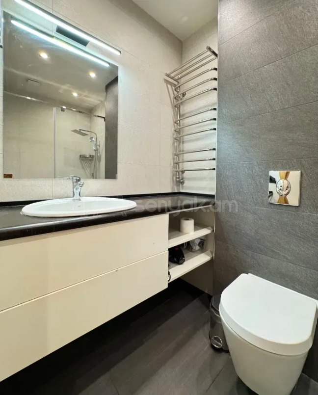 3 Սենյականոց Բնակարան Նորակառույցում, 121քմ, 8/9 հարկ, Դիզայներական Վերանորոգված, Կահավորված, Արևկող