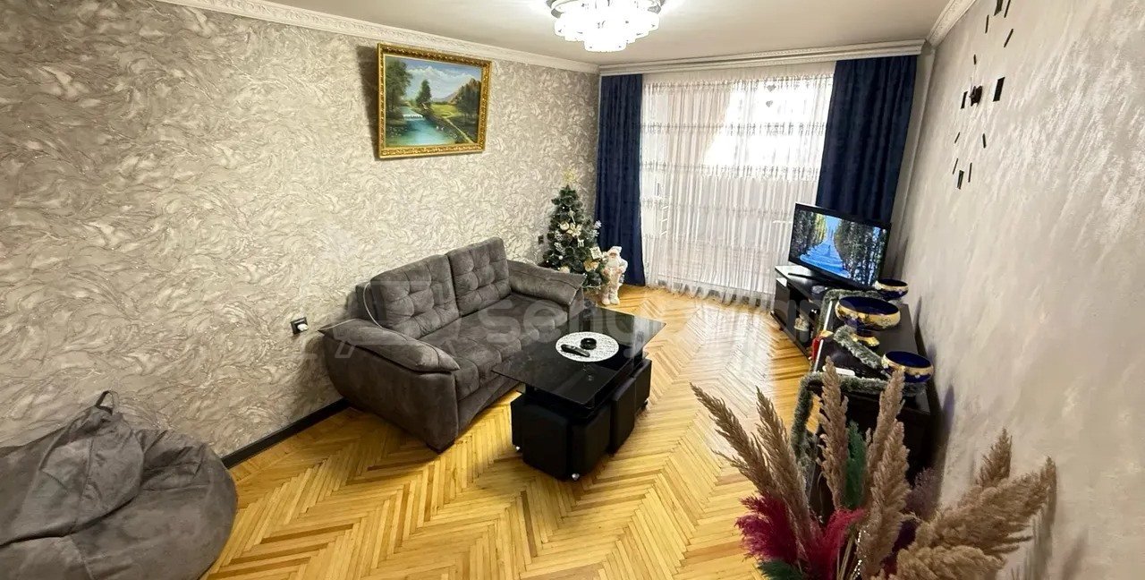 2 Սենյականոց Բնակարան Քարե Շենքում, 60քմ, 4/5 հարկ, Նորմալ Վիճակում