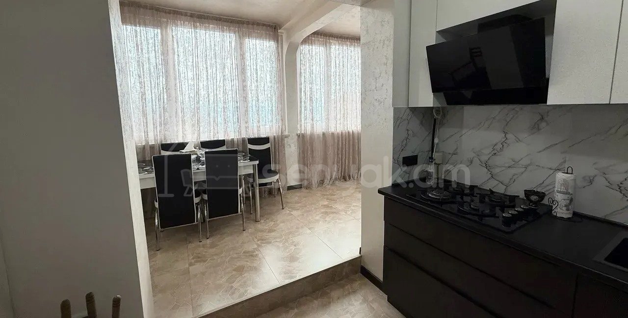 2 Սենյականոց Բնակարան Քարե Շենքում, 60քմ, 4/5 հարկ, Նորմալ Վիճակում