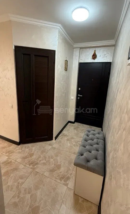 2 Սենյականոց Բնակարան Քարե Շենքում, 60քմ, 4/5 հարկ, Նորմալ Վիճակում