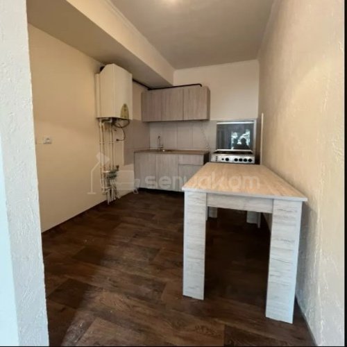 2 Սենյականոց Բնակարան Քարե Շենքում, 55քմ, 1/4 հարկ, Կոսմետիկ Վերանորոգված, Մասամբ Կահավորված, Արևկող