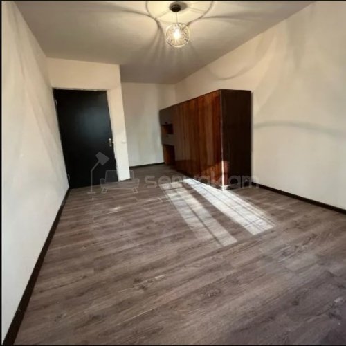 2 Սենյականոց Բնակարան Քարե Շենքում, 55քմ, 1/4 հարկ, Կոսմետիկ Վերանորոգված, Մասամբ Կահավորված, Արևկող