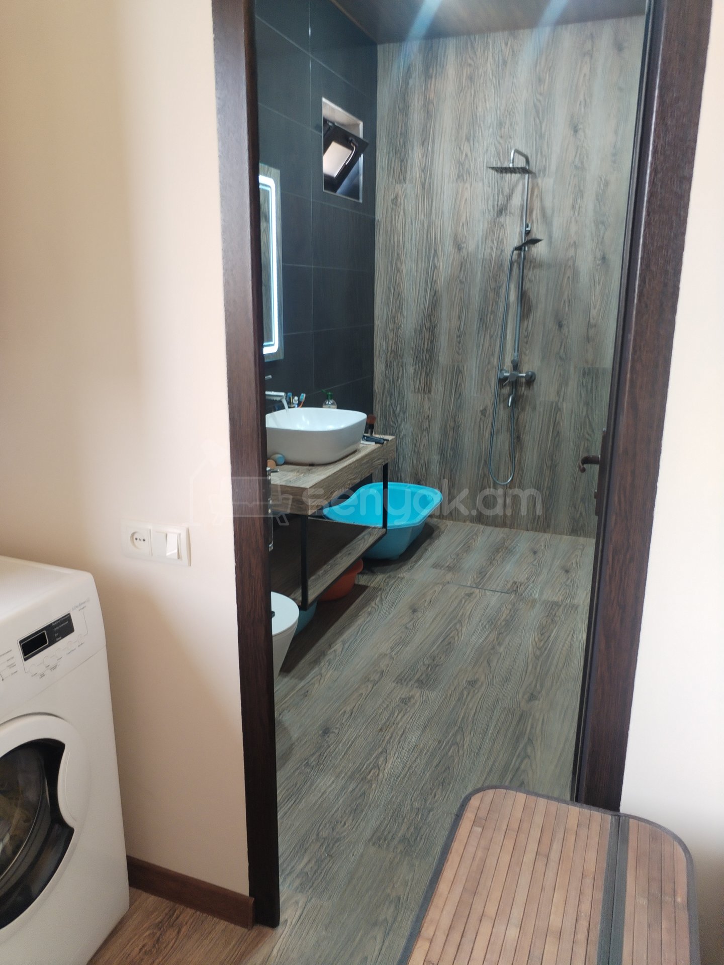 5 Սենյականոց Շքեղ Առանձնատուն, 180քմ, Կահավորված, Լողավազանով