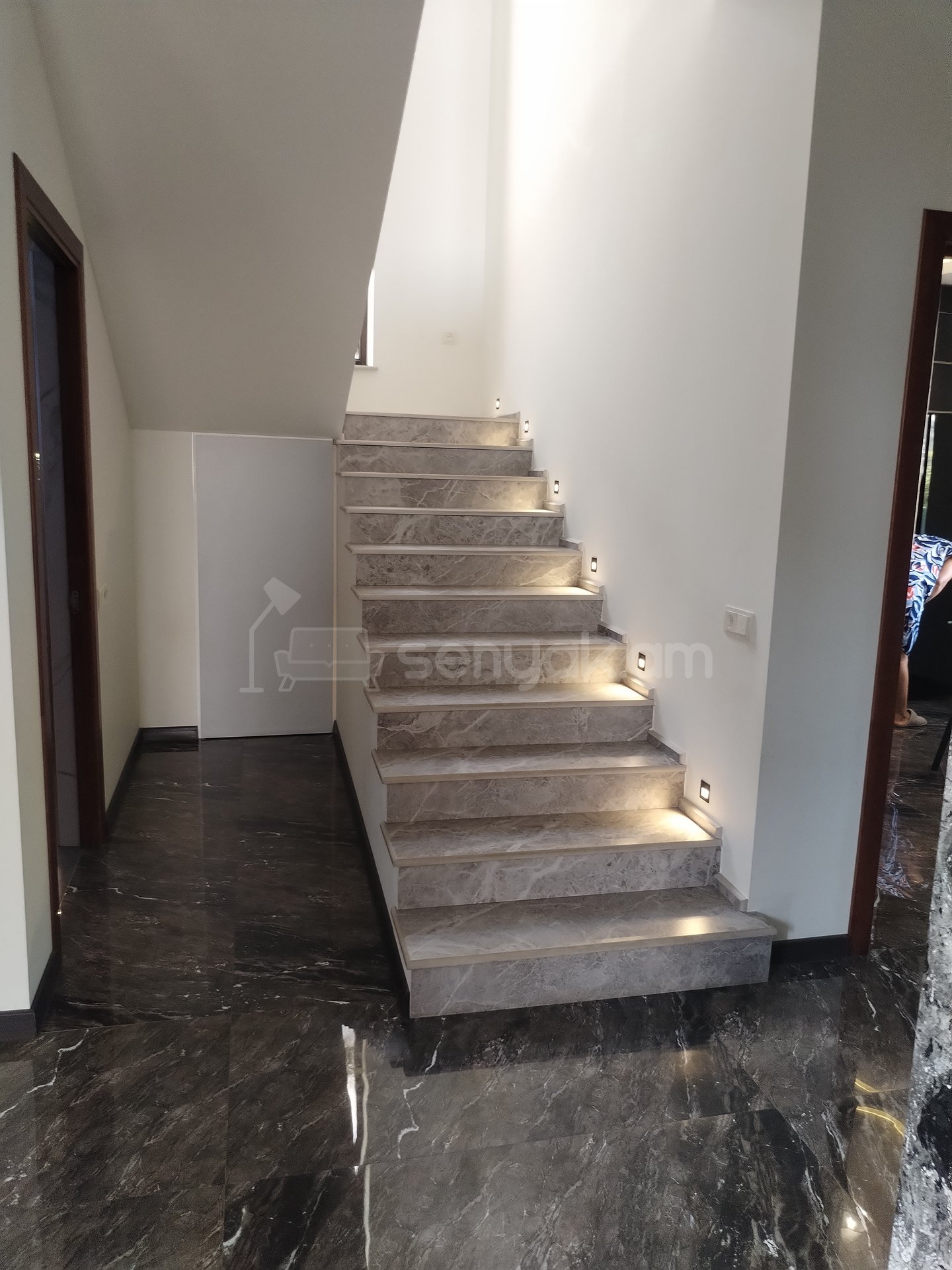 5 Սենյականոց Շքեղ Առանձնատուն, 180քմ, Կահավորված, Լողավազանով