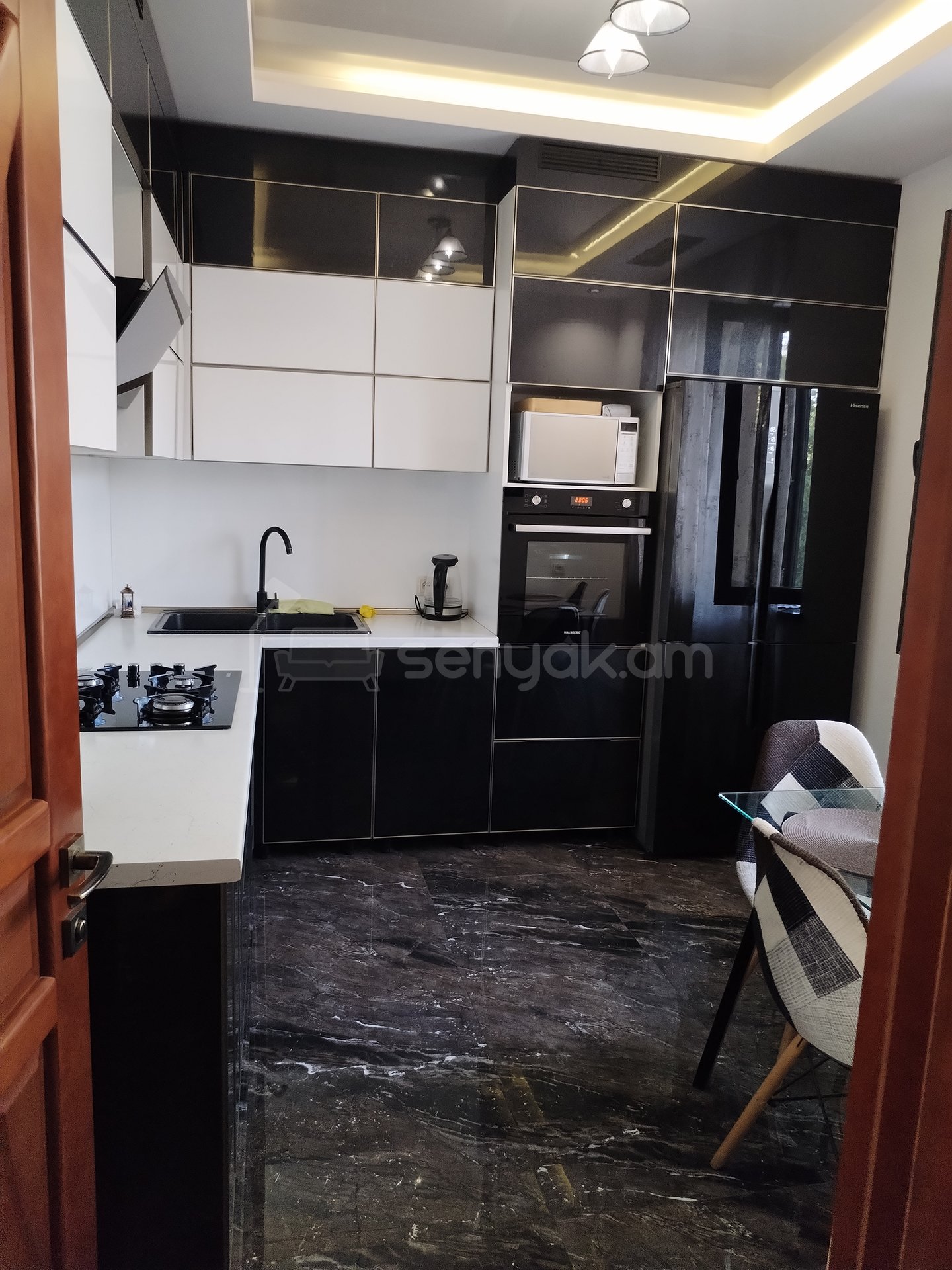 5 Սենյականոց Շքեղ Առանձնատուն, 180քմ, Կահավորված, Լողավազանով