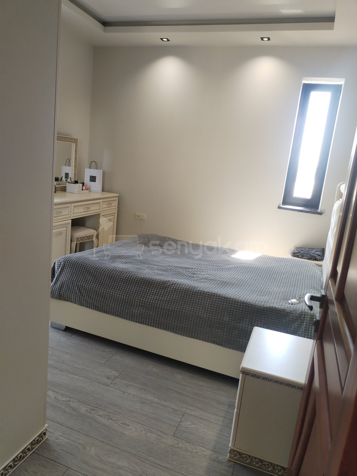 5 Սենյականոց Շքեղ Առանձնատուն, 180քմ, Կահավորված, Լողավազանով