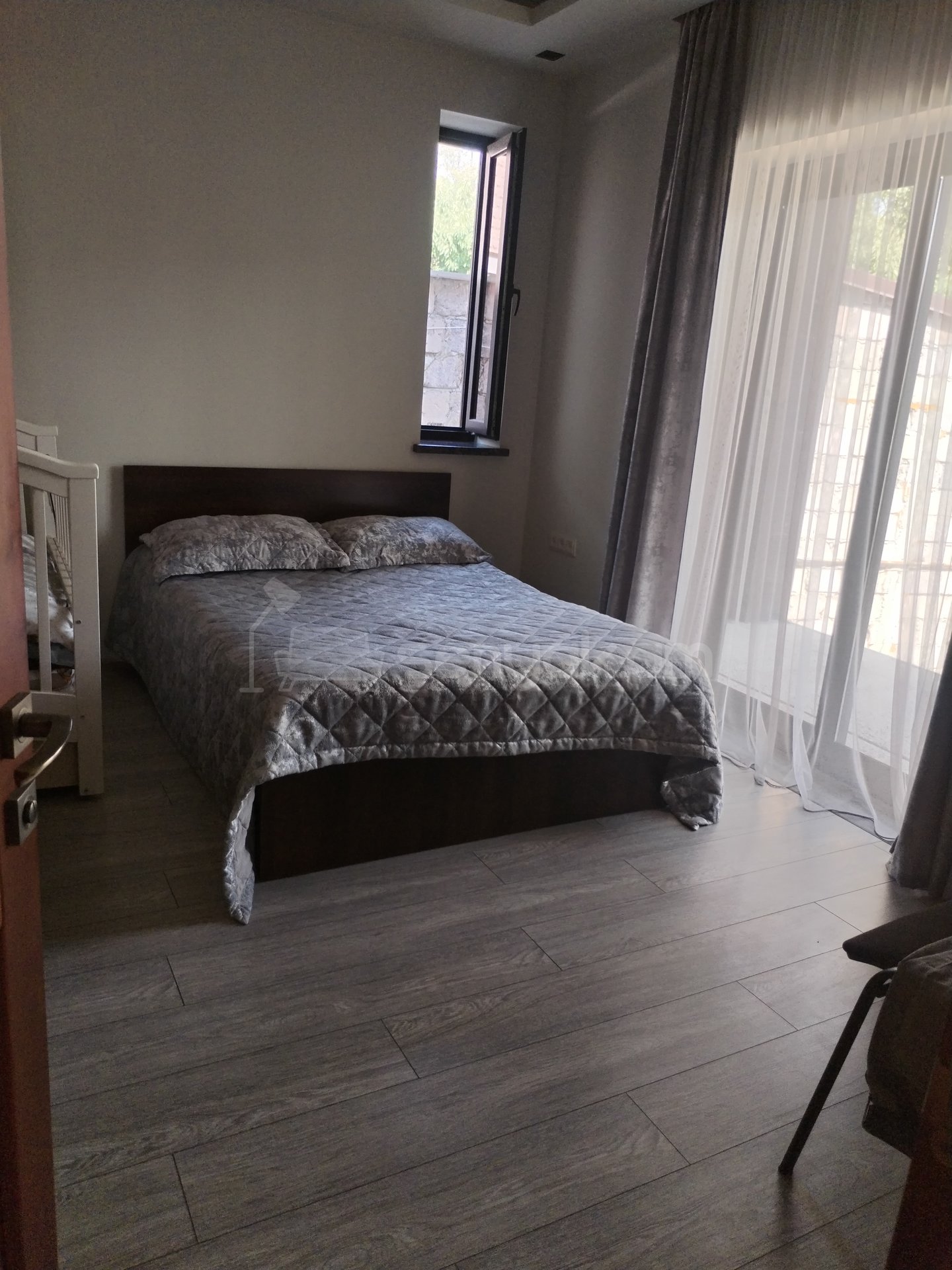 5 Սենյականոց Շքեղ Առանձնատուն, 180քմ, Կահավորված, Լողավազանով