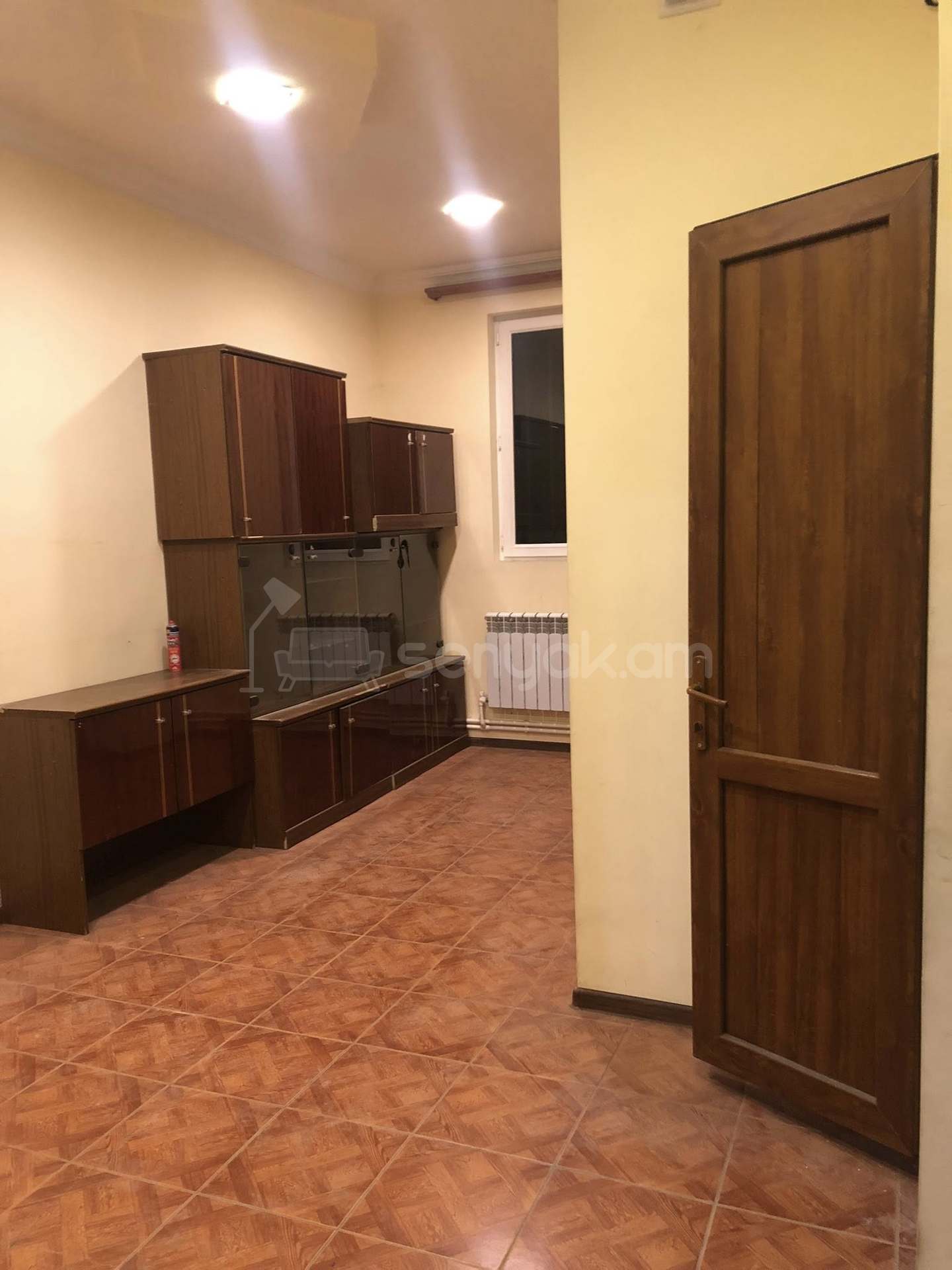 6 Սենյականոց Սեփական Տուն, 180քմ, Նորմալ Վիճակում, Կահավորված