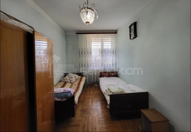 3 Սենյականոց Բնակարան Քարե Շենքում, 72քմ, 8/12 հարկ, Նորմալ Վիճակում, Կահավորված, Արևկող