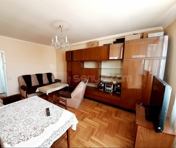 3 Սենյականոց Բնակարան Քարե Շենքում, 72քմ, 8/10 հարկ, Նորմալ Վիճակում, Կահավորված, Արևկող