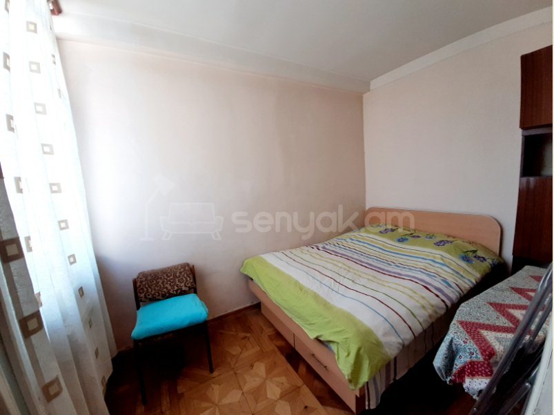 3 Սենյականոց Բնակարան Քարե Շենքում, 72քմ, 8/10 հարկ, Նորմալ Վիճակում, Կահավորված, Արևկող