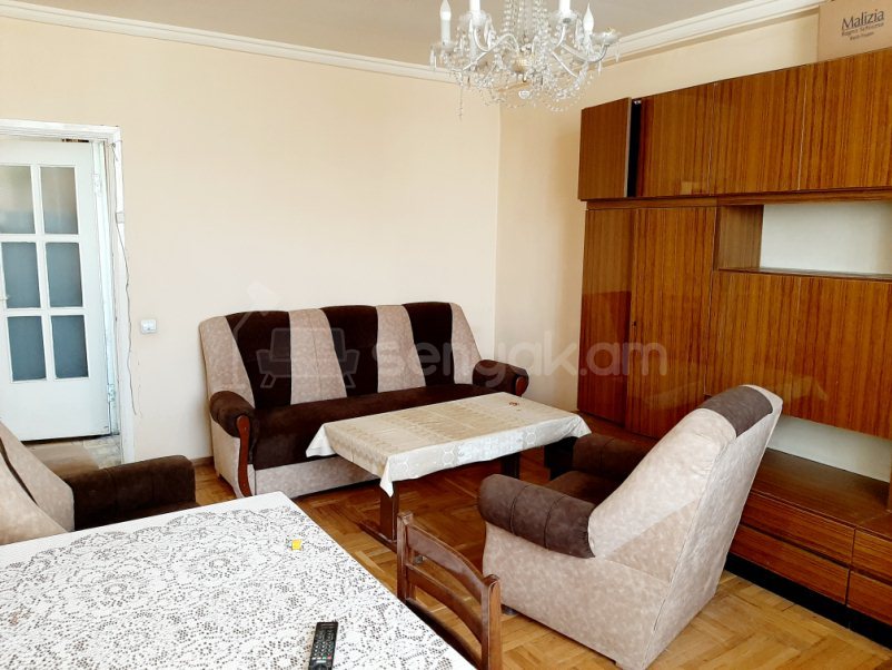 3 Սենյականոց Բնակարան Քարե Շենքում, 72քմ, 8/12 հարկ, Նորմալ Վիճակում, Կահավորված, Արևկող