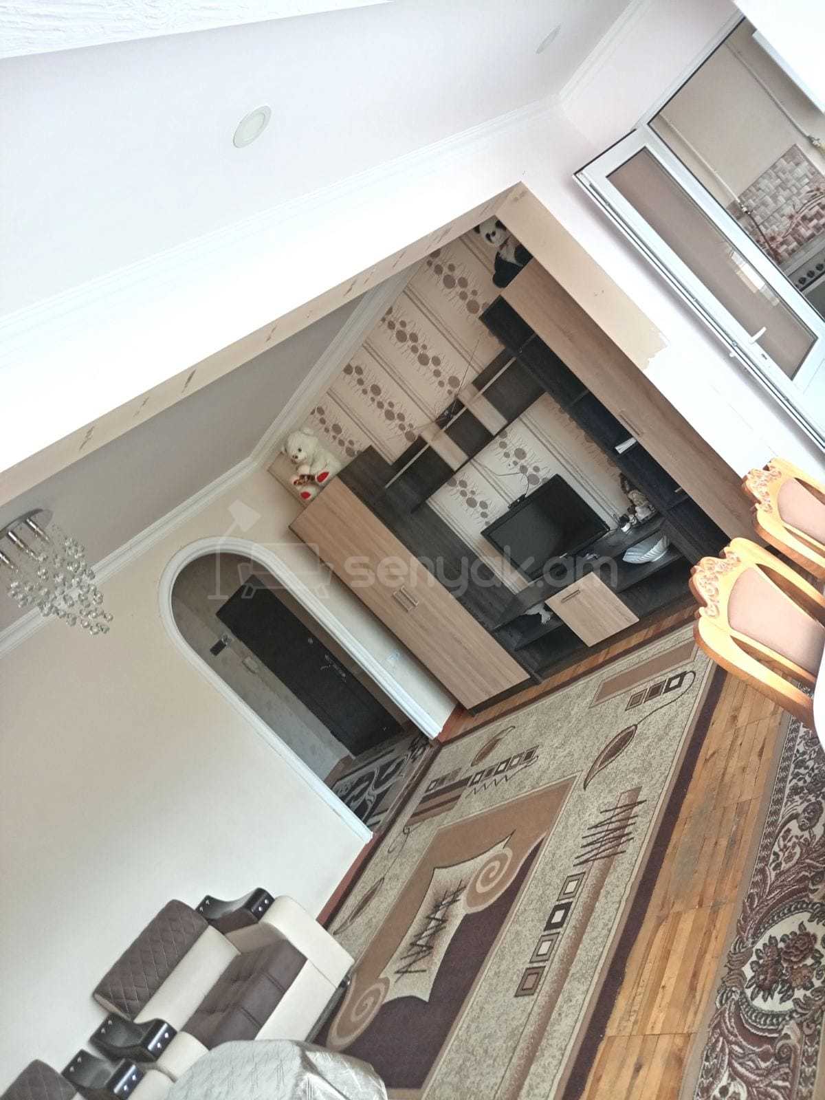 3 Սենյականոց Բնակարան, 80քմ, 8/9 հարկ, Նորմալ Վիճակում, Կահավորված