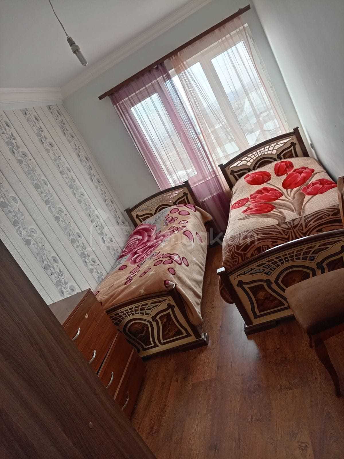 3 Սենյականոց Բնակարան, 80քմ, 8/9 հարկ, Նորմալ Վիճակում, Կահավորված