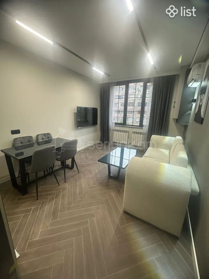 2 Սենյականոց Բնակարան, 18քմ, 6/10 հարկ, Դիզայներական Վերանորոգված