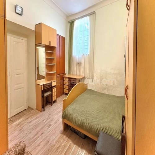 4 Սենյականոց Բնակարան Քարե Շենքում, 80քմ, 1/1 հարկ, Նորմալ Վիճակում, Կահավորված