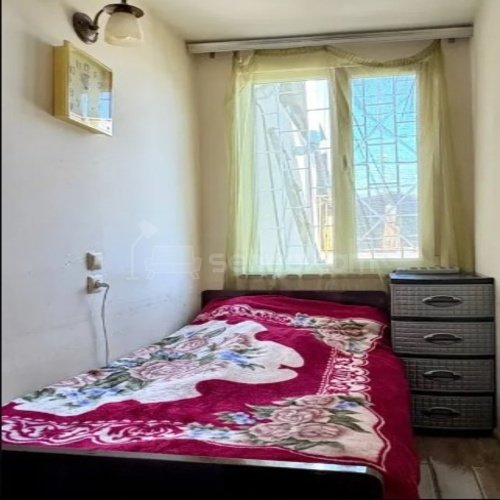 4 Սենյականոց Բնակարան Քարե Շենքում, 80քմ, 1/1 հարկ, Նորմալ Վիճակում, Կահավորված