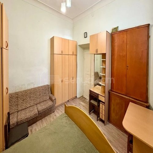 4 Սենյականոց Բնակարան Քարե Շենքում, 80քմ, 1/1 հարկ, Նորմալ Վիճակում, Կահավորված