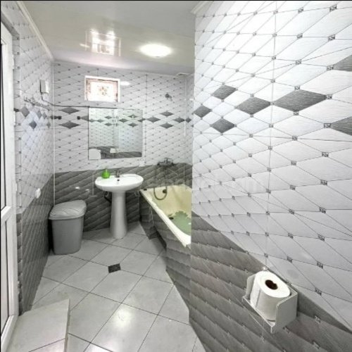 4 Սենյականոց Բնակարան Քարե Շենքում, 80քմ, 1/1 հարկ, Նորմալ Վիճակում, Կահավորված