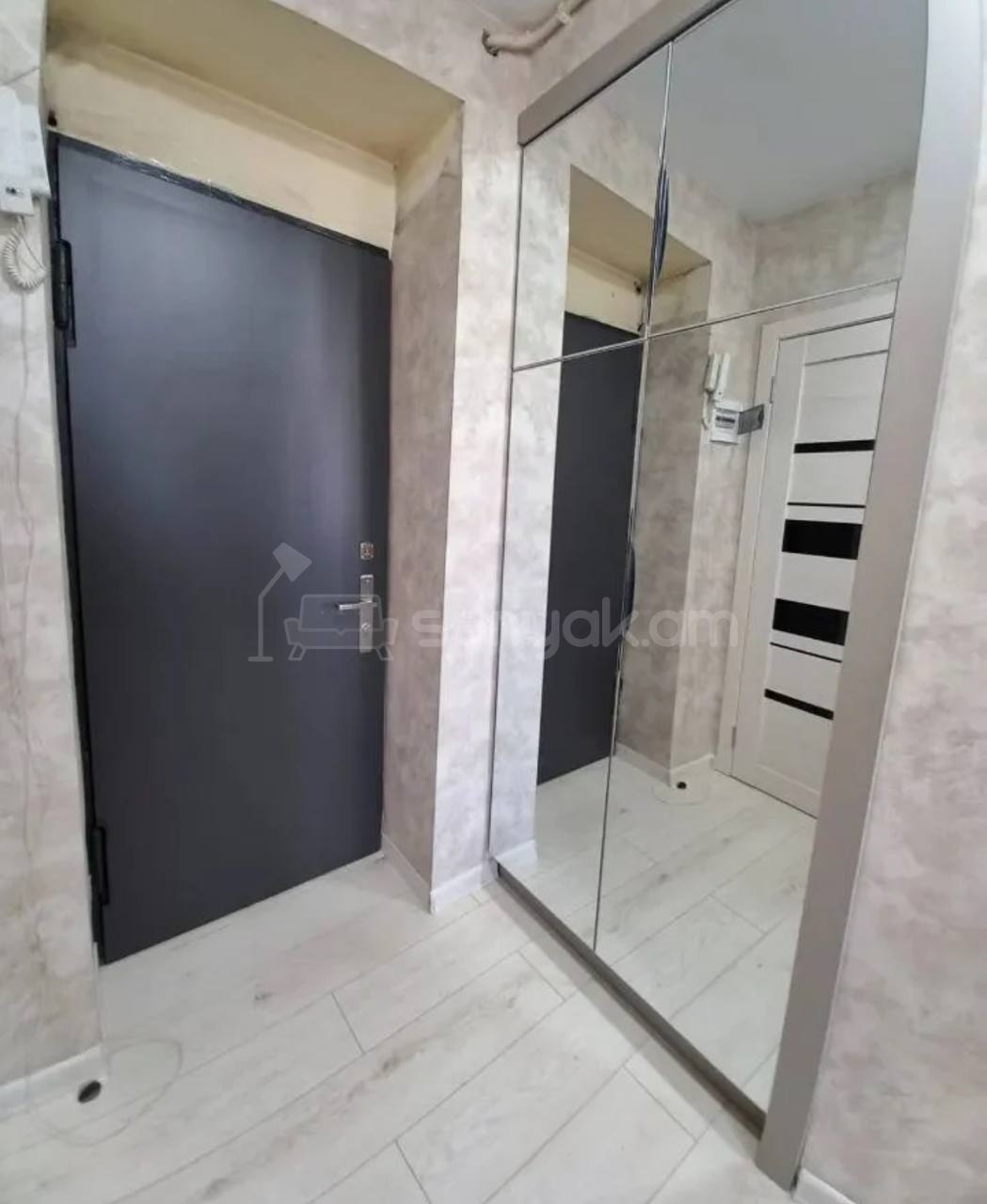 2 Սենյականոց Բնակարան Քարե Շենքում, 50քմ, 5/5 հարկ, Կապիտալ Վերանորոգված, Կահավորված, Արևկող