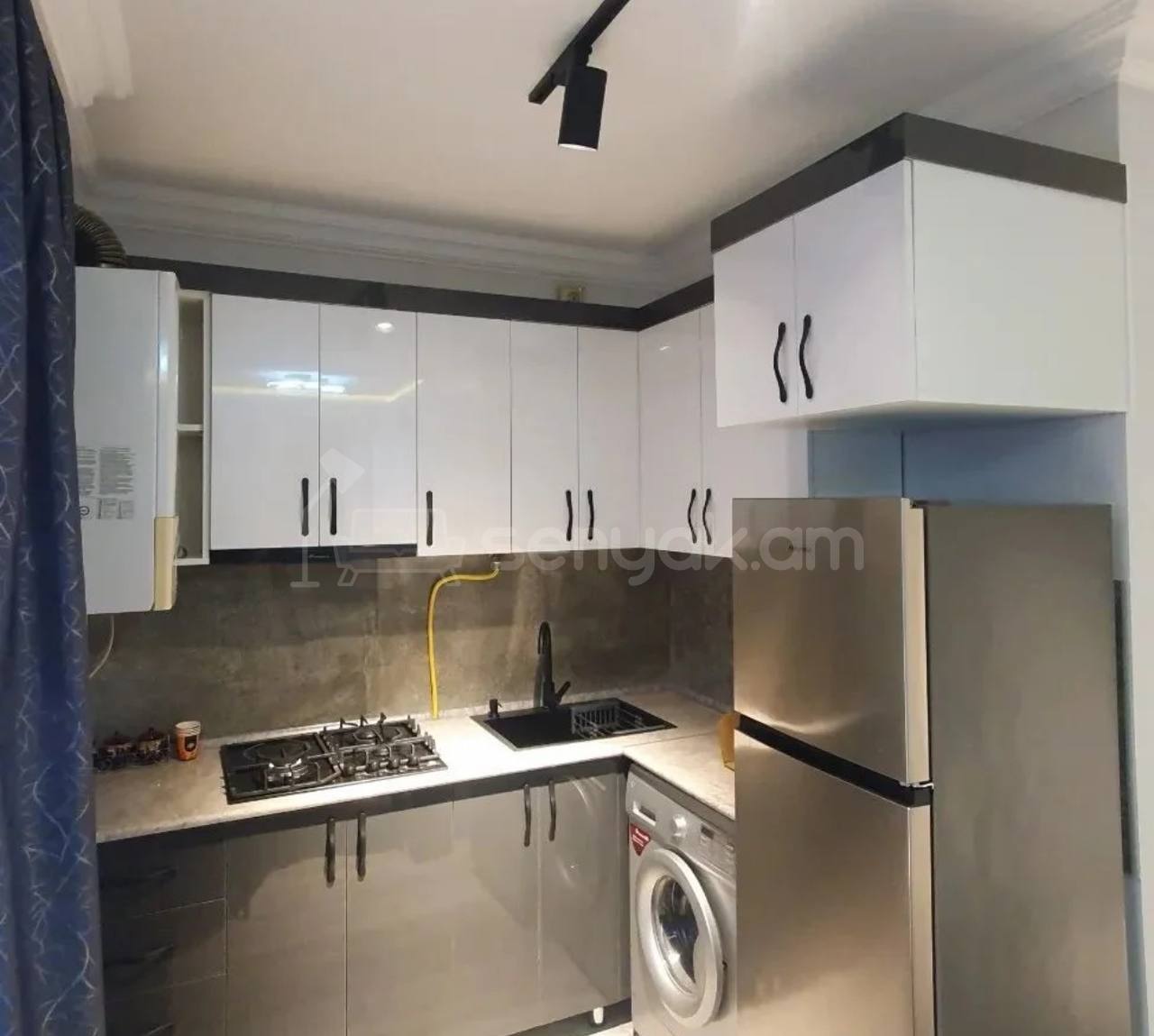 2 Սենյականոց Բնակարան Քարե Շենքում, 30քմ, 1/5 հարկ, Կապիտալ Վերանորոգված, Կահավորված, Արևկող