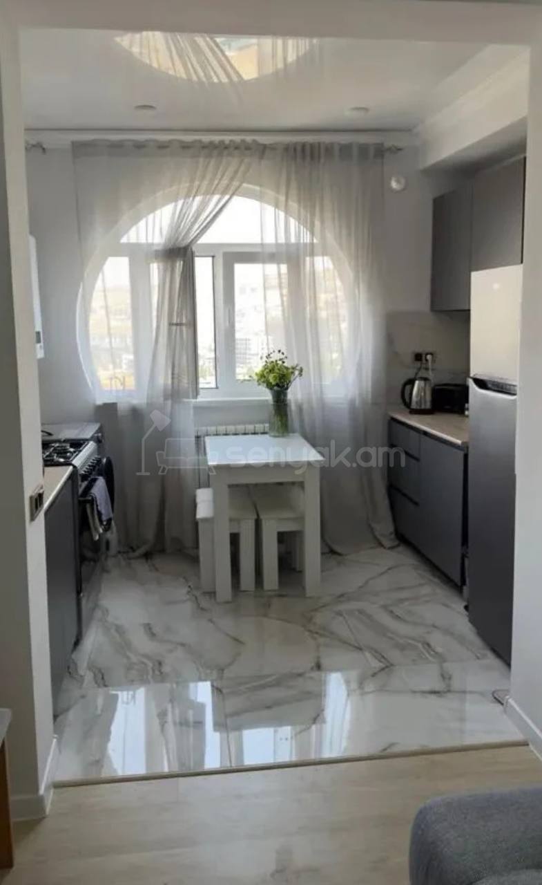 2 Սենյականոց Բնակարան, 51քմ, 14/16 հարկ, Կապիտալ Վերանորոգված, Կահավորված, Արևկող
