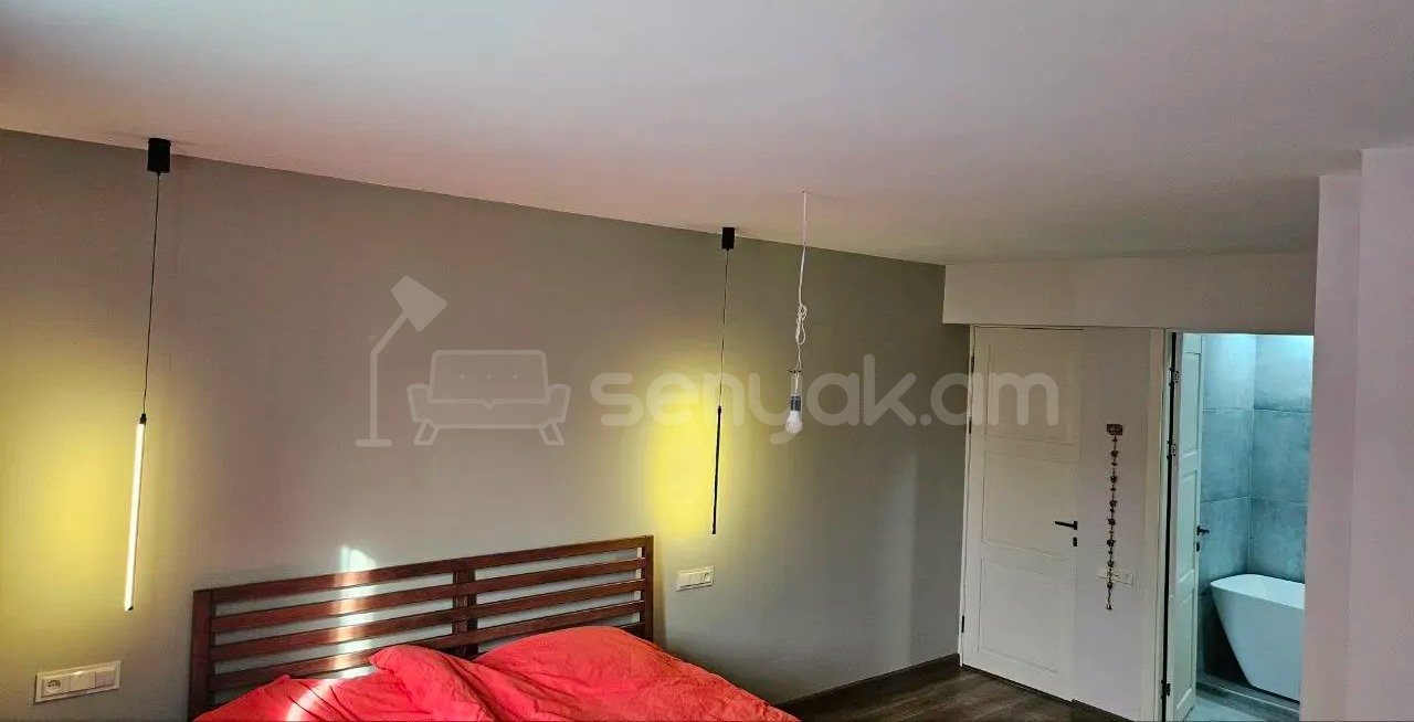 4 Սենյականոց Բնակարան Քարե Շենքում, 109քմ, 5/5 հարկ, Դիզայներական Վերանորոգված