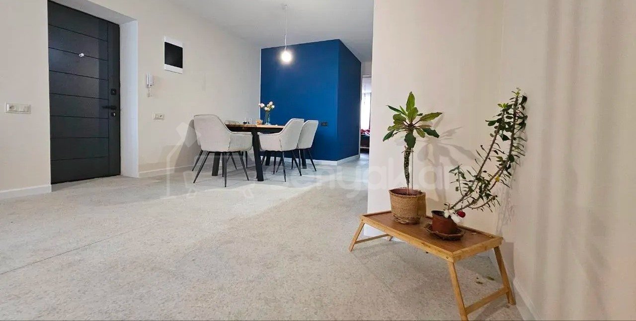 4 Սենյականոց Բնակարան Քարե Շենքում, 109քմ, 5/5 հարկ, Դիզայներական Վերանորոգված