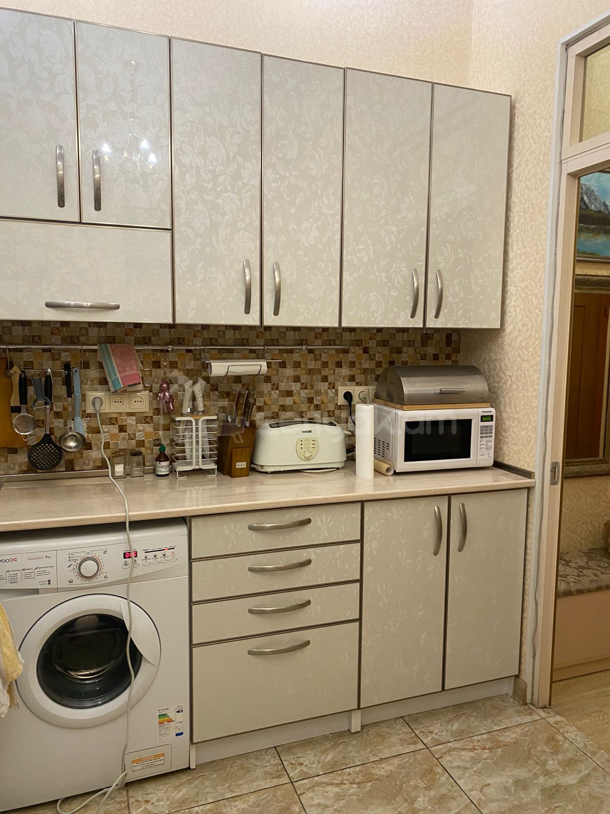 3 Սենյականոց Բնակարան Քարե Շենքում, 85քմ, 3/4 հարկ, Դիզայներական Վերանորոգված, Կահավորված, Արևկող