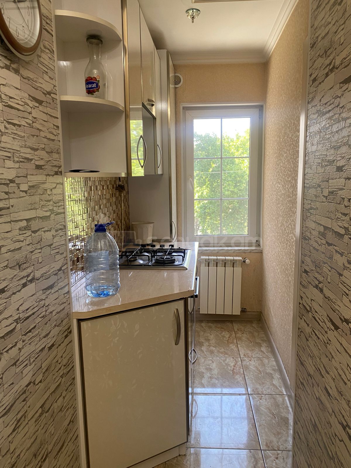 3 Սենյականոց Բնակարան Քարե Շենքում, 85քմ, 3/4 հարկ, Դիզայներական Վերանորոգված, Կահավորված, Արևկող