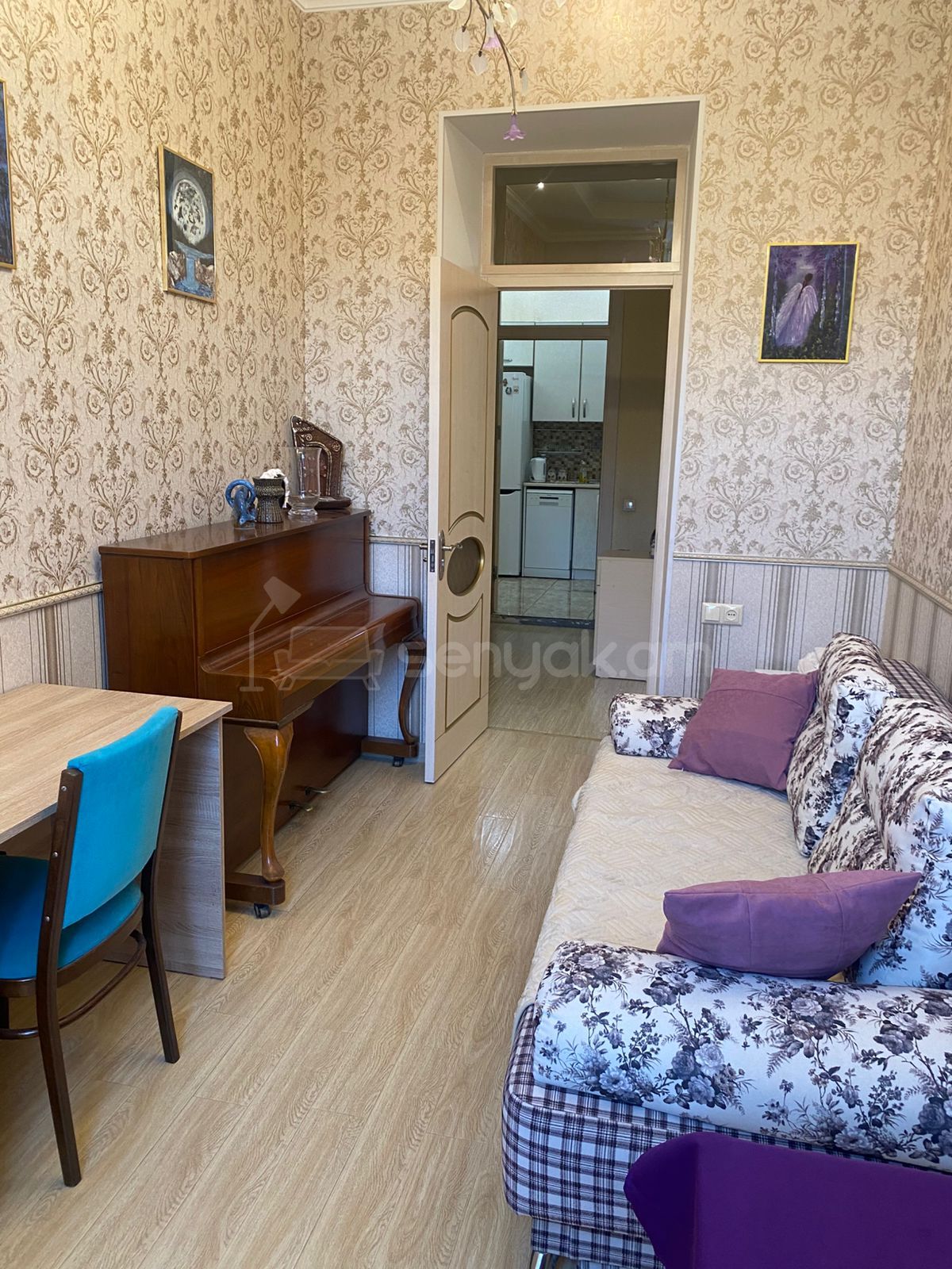 3 Սենյականոց Բնակարան Քարե Շենքում, 85քմ, 3/4 հարկ, Դիզայներական Վերանորոգված, Կահավորված, Արևկող