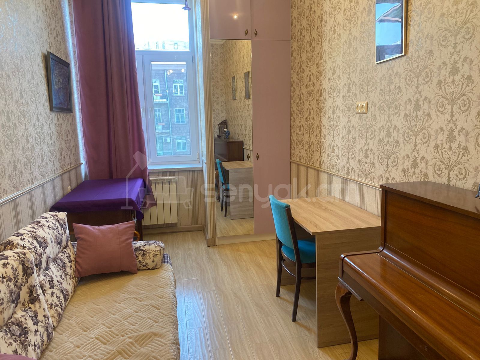 3 Սենյականոց Բնակարան Քարե Շենքում, 85քմ, 3/4 հարկ, Դիզայներական Վերանորոգված, Կահավորված, Արևկող