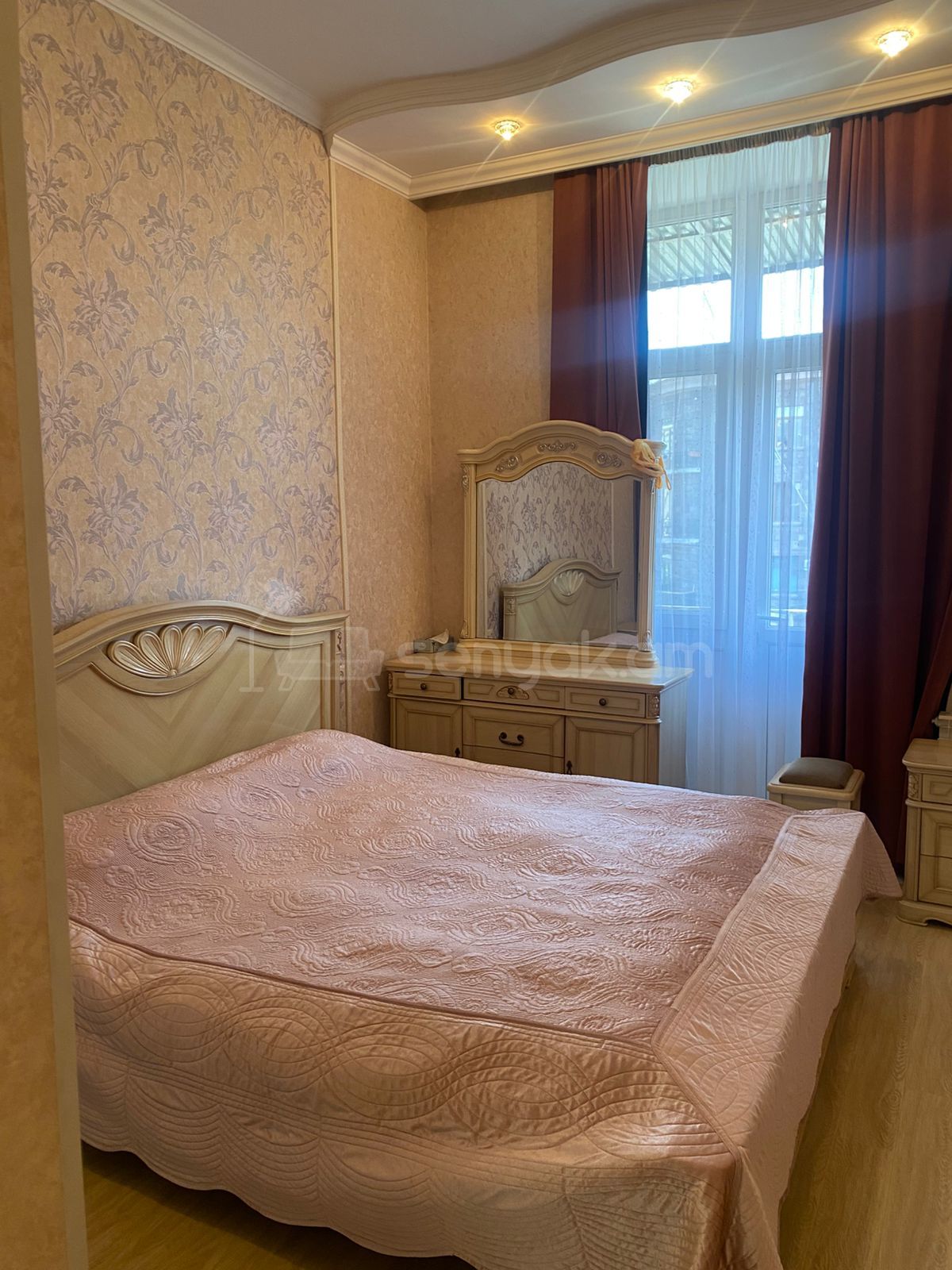 3 Սենյականոց Բնակարան Քարե Շենքում, 85քմ, 3/4 հարկ, Դիզայներական Վերանորոգված, Կահավորված, Արևկող