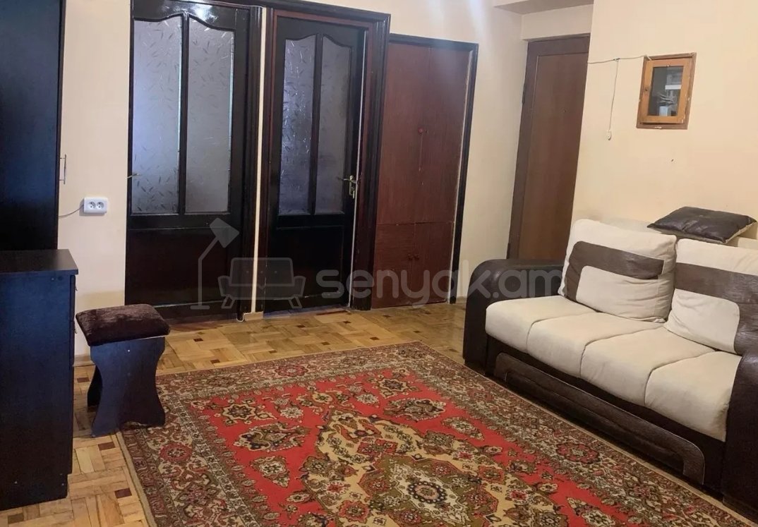 5 Սենյականոց Բնակարան Քարե Շենքում, 110քմ, 1/5 հարկ, Նորմալ Վիճակում