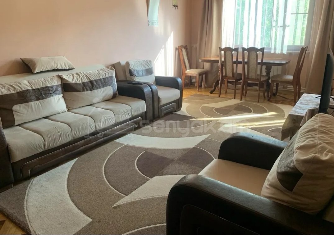 5 Սենյականոց Բնակարան Քարե Շենքում, 110քմ, 1/5 հարկ, Նորմալ Վիճակում